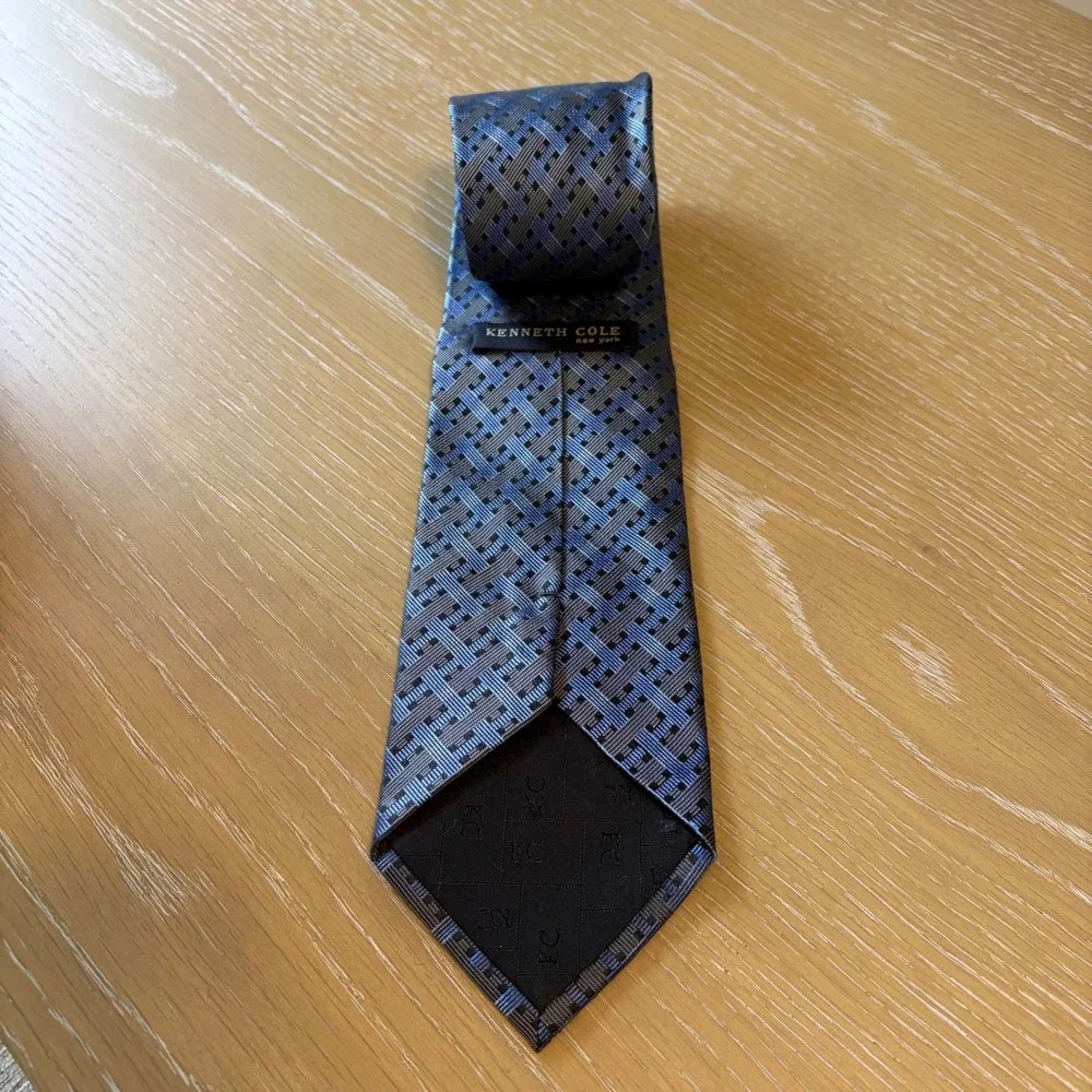 Kenneth Cole New‎ York Mens Blue Black Woven Geometric Silk Necktie Handmade